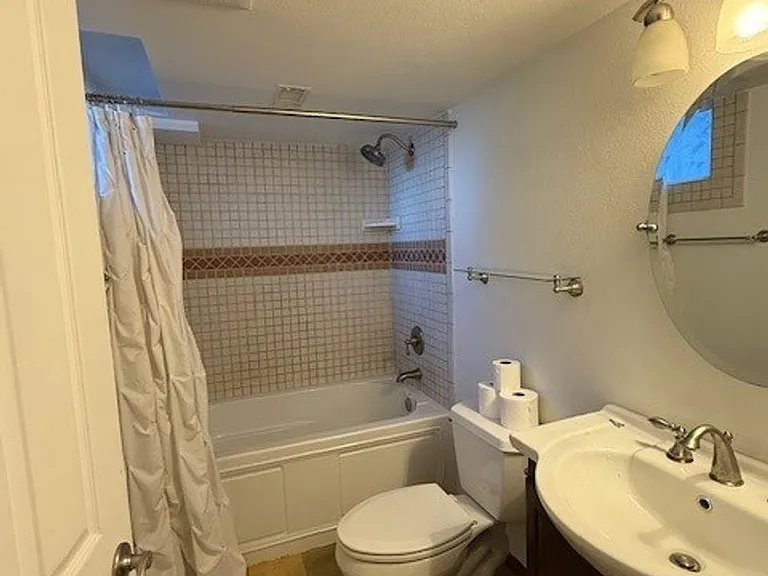 2324 S Jefferson St — Photo 31