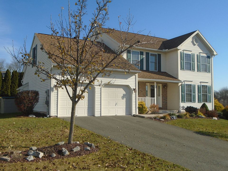 2nd image of 102 Kettle Ln