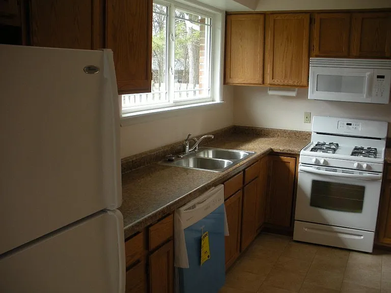 4203 Crestview Dr — Photo 3