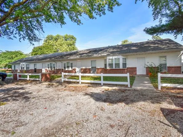 303 Bryon Row APT B, Mansfield, IL 61854