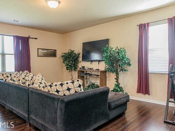 3rd image of 202 Flowing Meadows Dr
