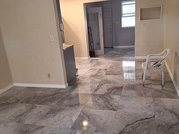 2nd image of 517 N East St #137