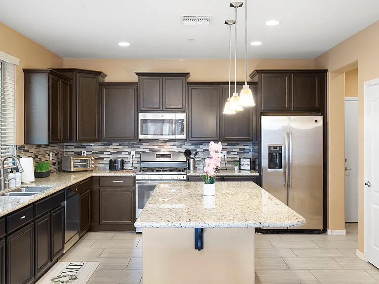 9122 W Coolbrook Ave — Photo 4
