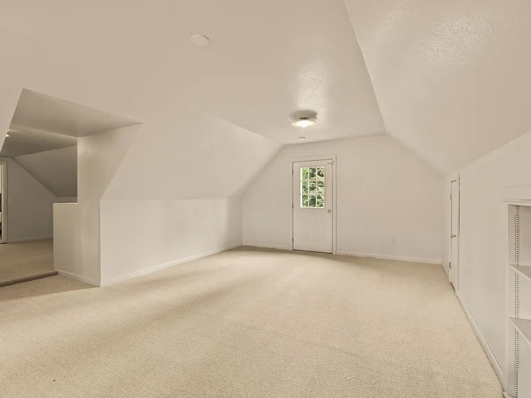 180 McDowell Dr — Photo 18