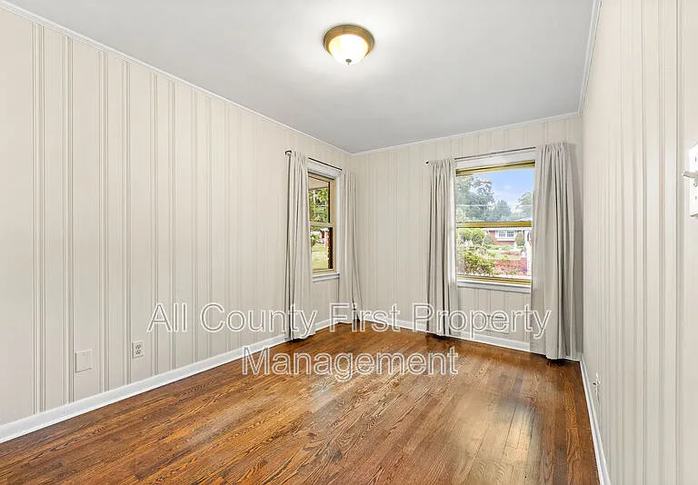 2461 Fontaine Cir — Photo 9