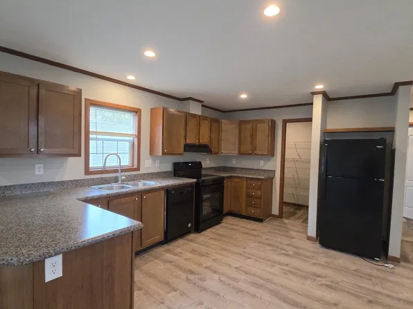 703 S Gina Pl, Sioux Falls, SD 57106