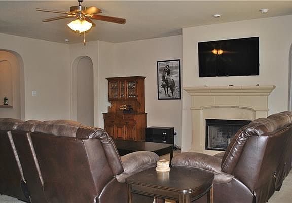 4th image of 1724 La Caya Dr