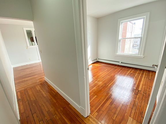 4th image of 291 Buckingham St APT B7