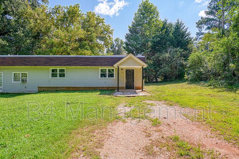 1st image of 168 Cherokee Cir Unit 2