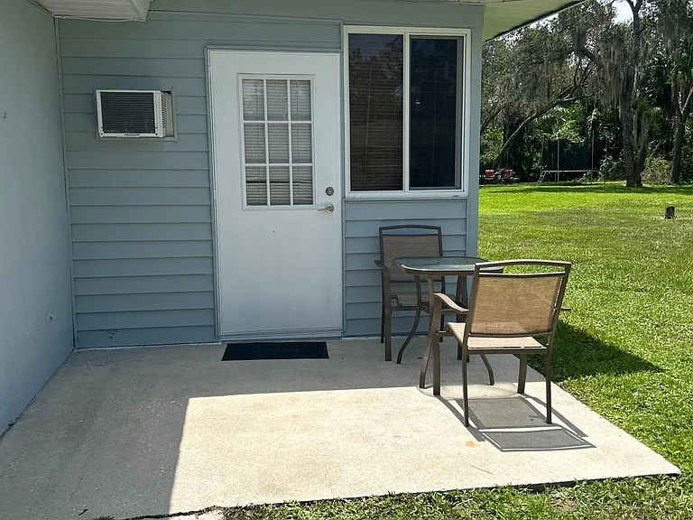 560 Lake August Dr — Photo 3