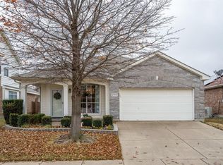 2744 Red Wolf Dr, Fort Worth, TX 76244