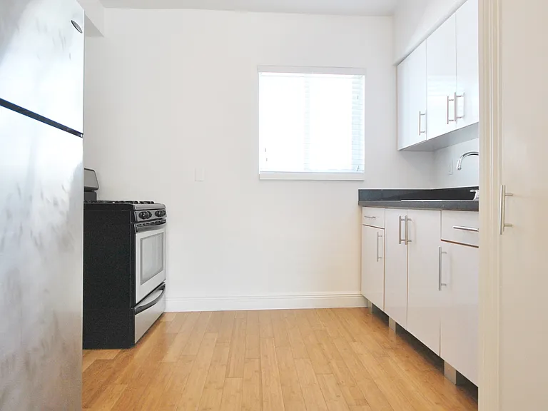 7315 Carlyle Ave — Photo 12