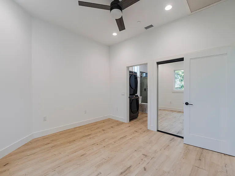 248 N Stevens St — Photo 8