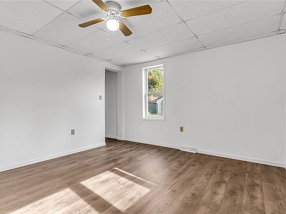 3rd image of 717-719 Stella St