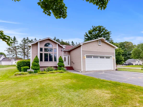 7 Lamplighter Circle, Auburn, ME 04210