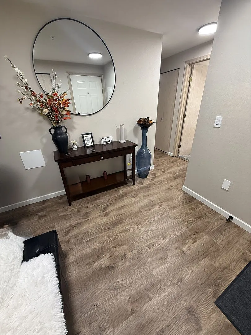 Kent Lake Meridian area 3 bed 2 bath condo for rent. Available Sept 30th! — Photo 2