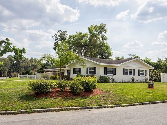 2nd image of 3602 Rosswood Dr