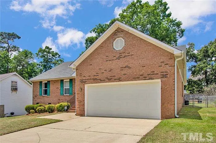 3024 Coachway Dr — Photo 1
