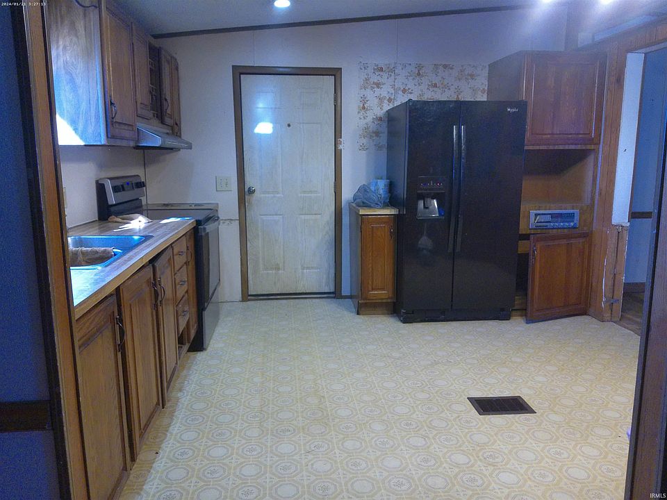 2nd image of 1044 S Meridian Rd