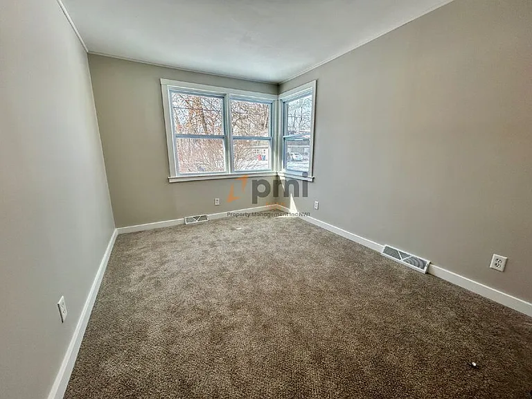 14725 Bryan St — Photo 18