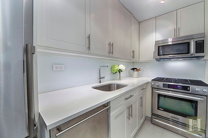 2nd image of 165 W 66th St APT 2U
