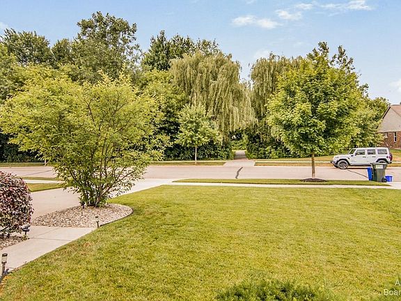 3rd image of 28681 Oakmonte Cir W
