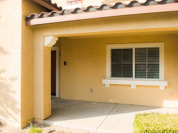 2nd image of 25848 Iris Ave Unit B