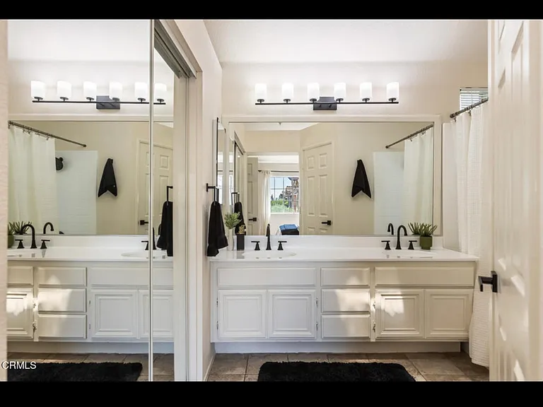 13945 Lemoli Ave — Photo 9