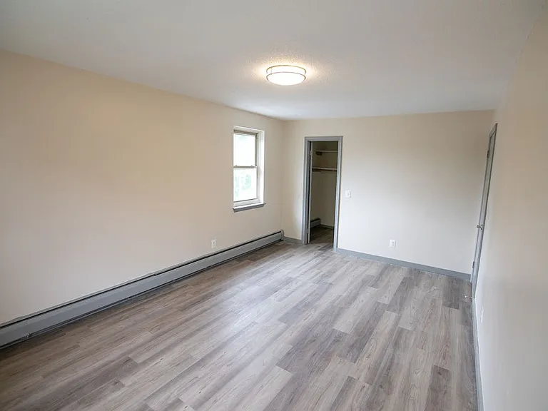 608 Allen St — Photo 8