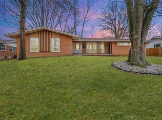 3130 Long Champs Dr, Florissant, MO 63033