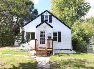 1105 15th St S, Fargo, ND 58103