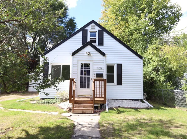 1105 15th St S, Fargo, ND 58103