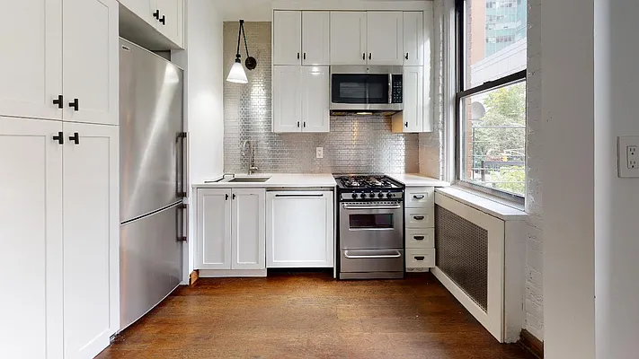 Rented by Bond New York | media 22