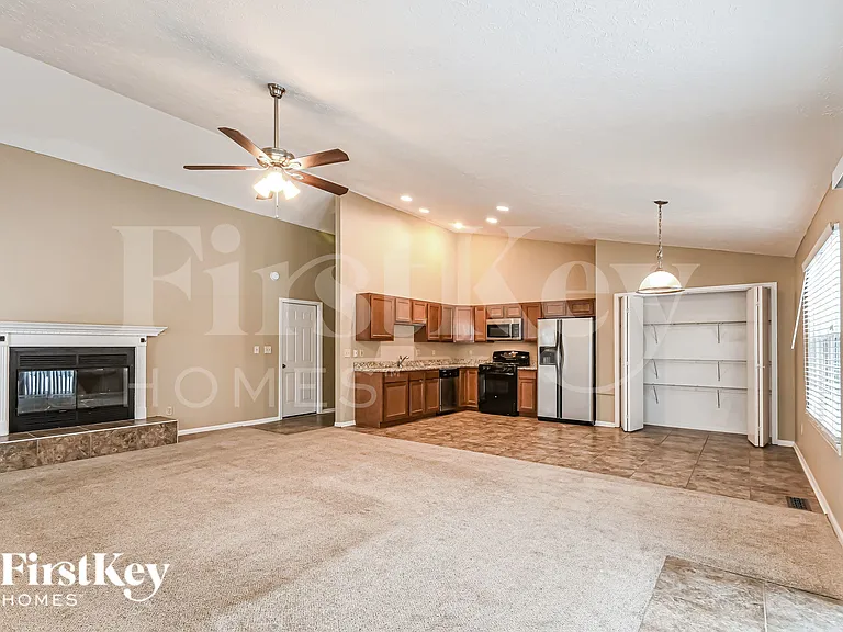 7427 Cobblestone West Dr — Photo 6