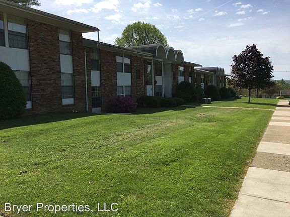 3rd image of 107 Skyview Dr APT 8