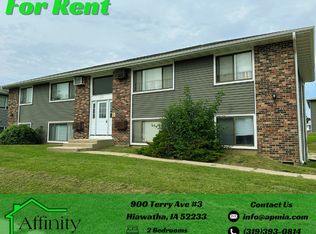 900 Terry Ave #3, Hiawatha, IA 52233