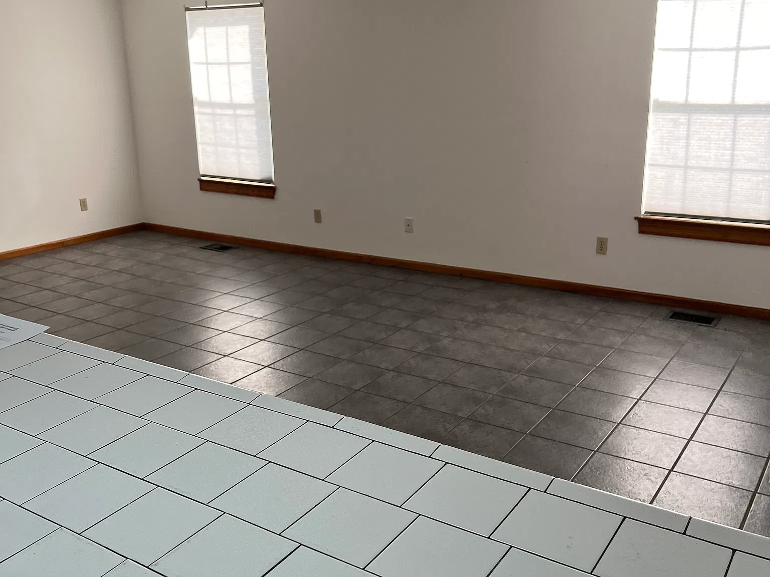 4 bed, 2400 sqft, $2,300 — Photo 4