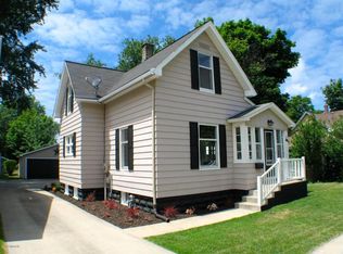 14 Pine St, Zeeland, MI 49464