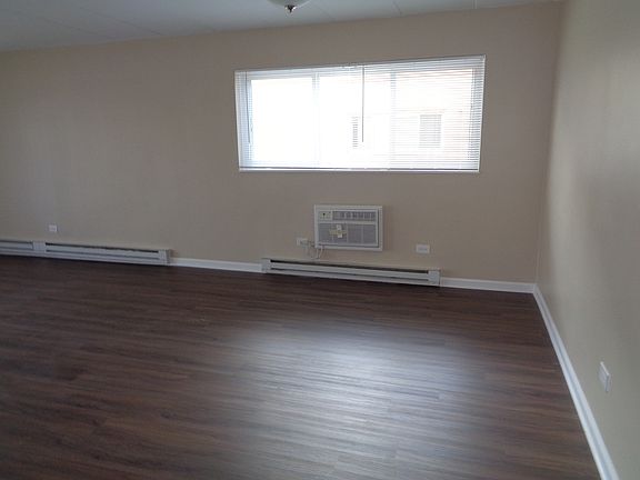 3rd image of 10318 S Komensky Ave