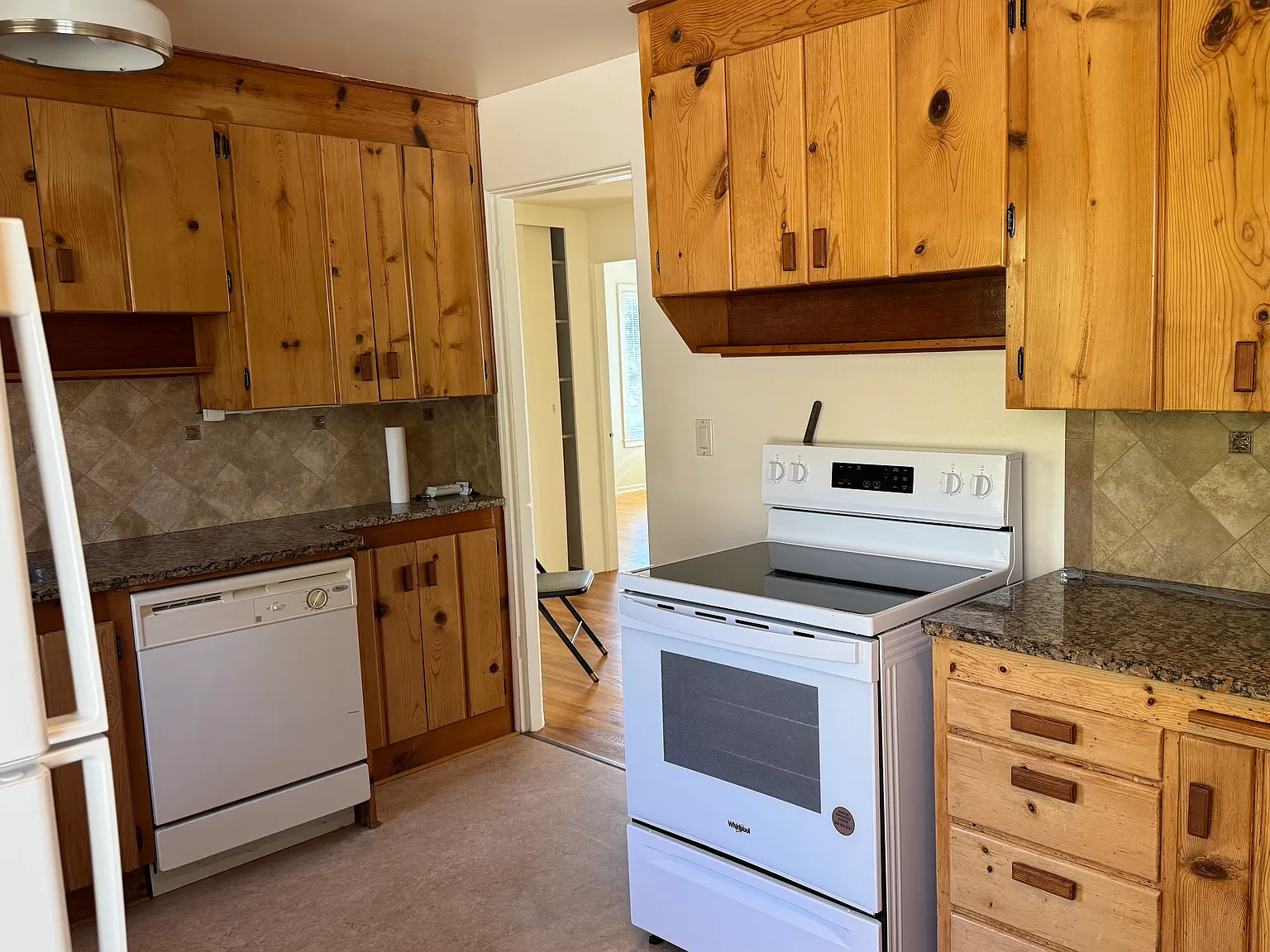 2 bed, 800 sqft, $2,195 — Photo 2