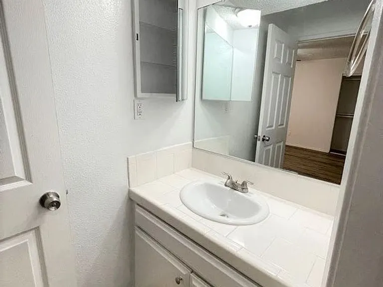 5708 Tujunga Ave — Photo 21