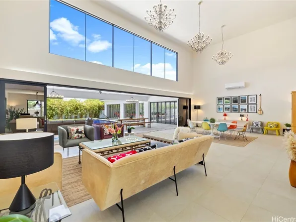 606 Hakaka Pl, Honolulu, HI 96816