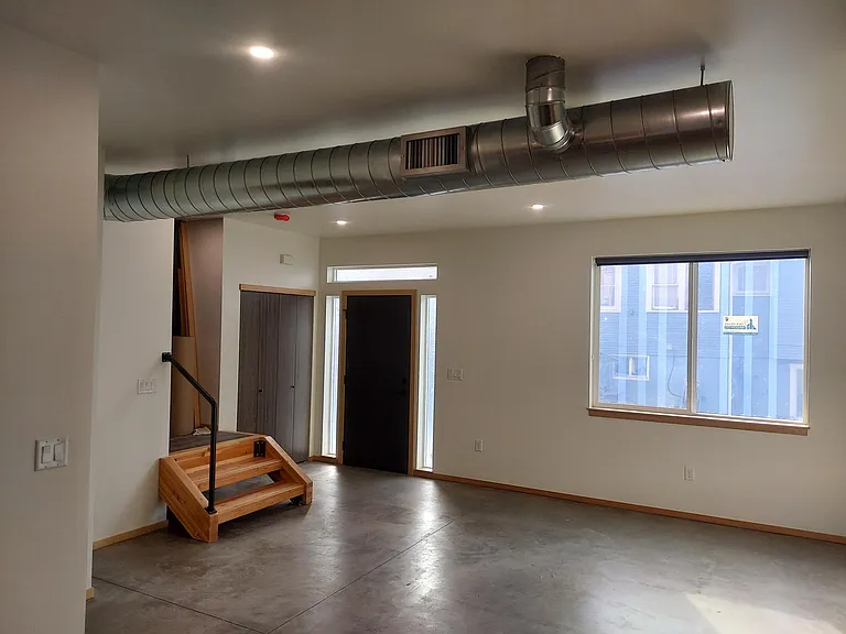 608 E 7th Ave — Photo 3