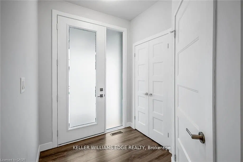 4 bed, $2,900 — Photo 4