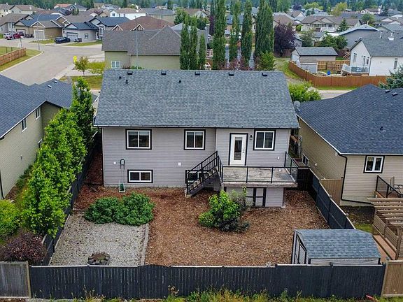4th image of 122 S 12th Ave NE