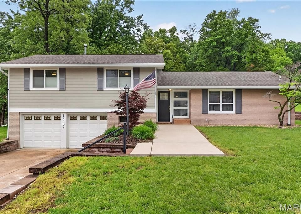 1st image of 1206 Fairview Dr