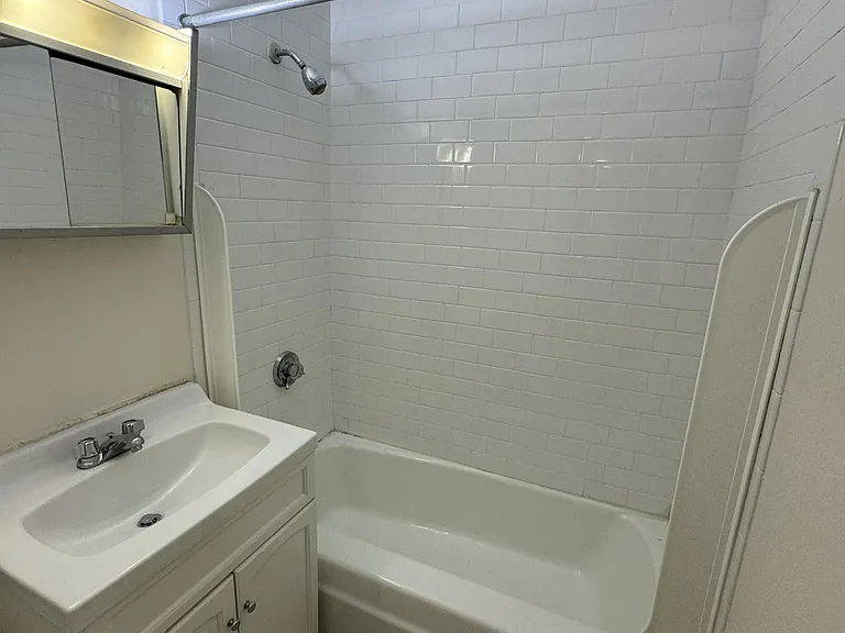 84 Gardner St #3 — Photo 5