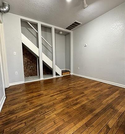 2nd image of 510 W Fillmore St #8