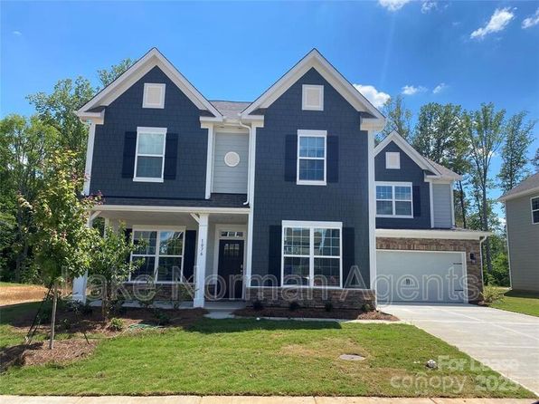 1076 Thoroughbred Dr