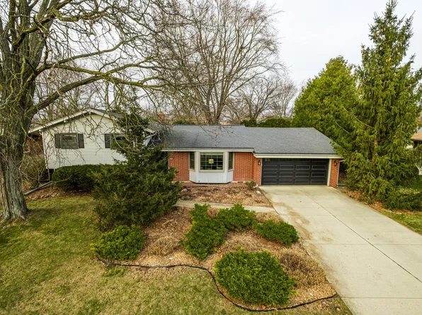 10820 West Courtland AVENUE, Wauwatosa, WI 53225